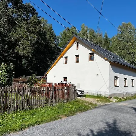 Semesterbostad Netopyr